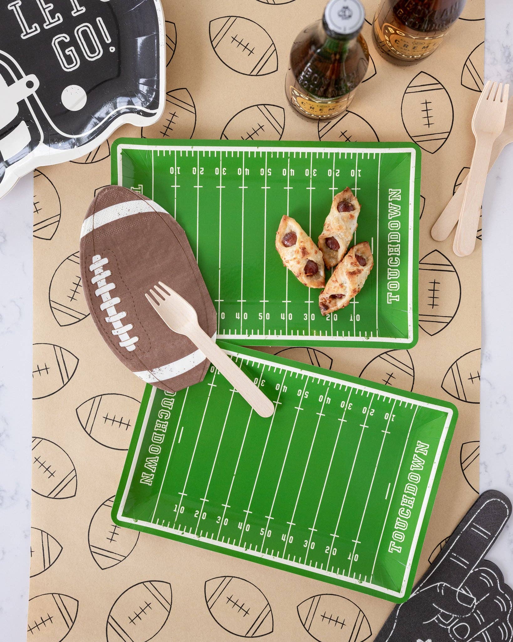 FTB940 - Football Field Shaped Paper Plate