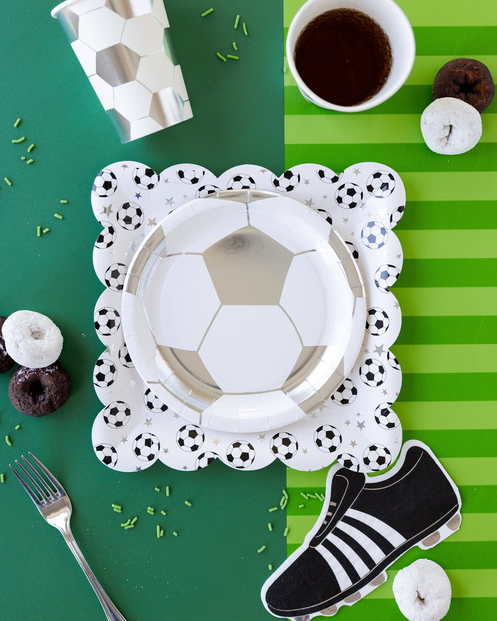 SOC1041 - Scattered Soccer Ball Paper Plate