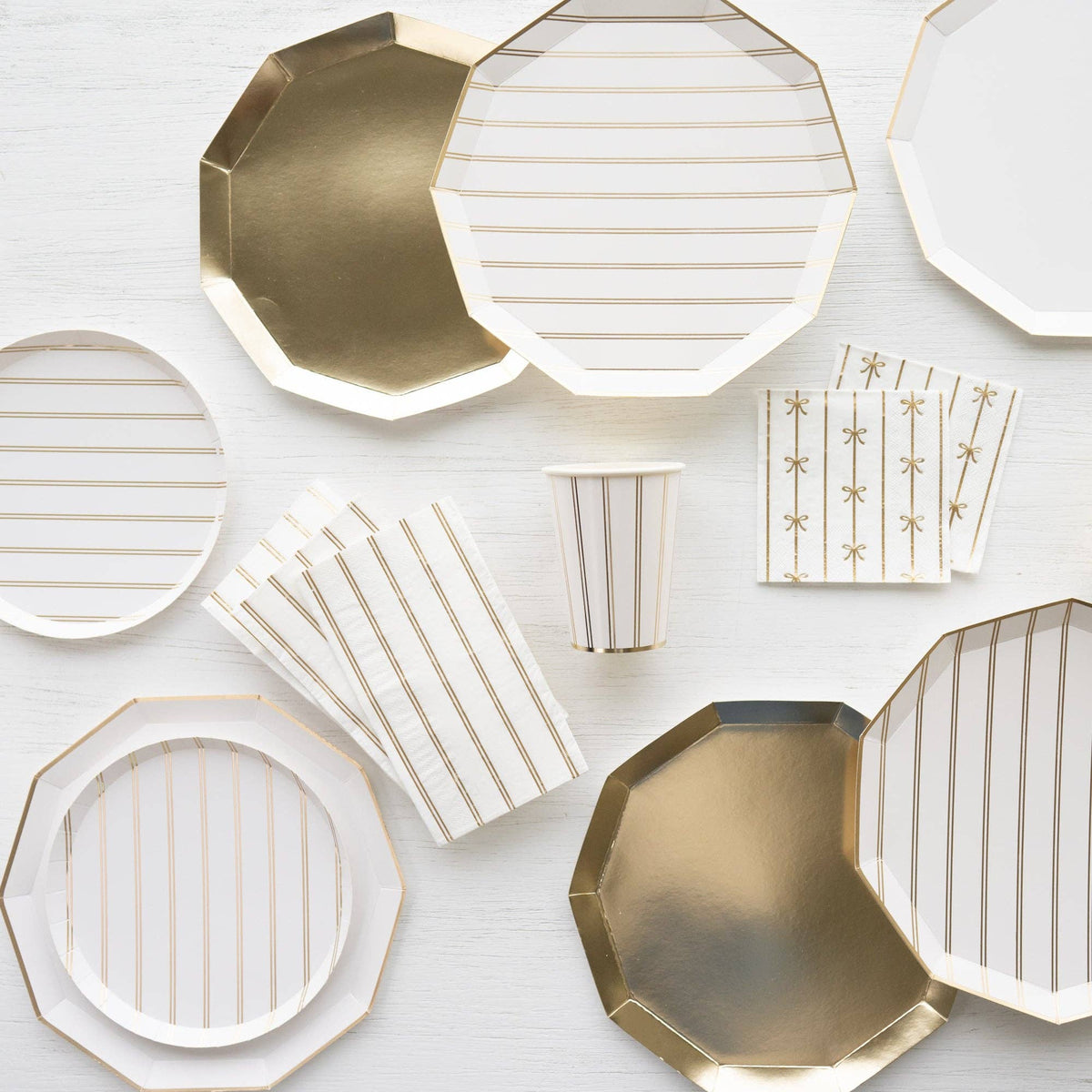 GOLD SIGNATURE BOW SMALL NAPKINS