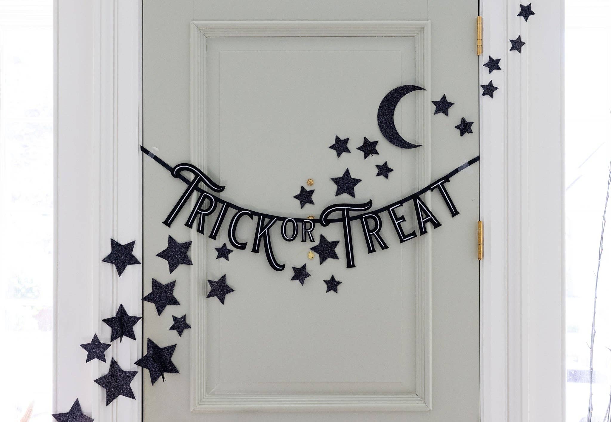 VHP1103 - Trick or Treat Felt Banner