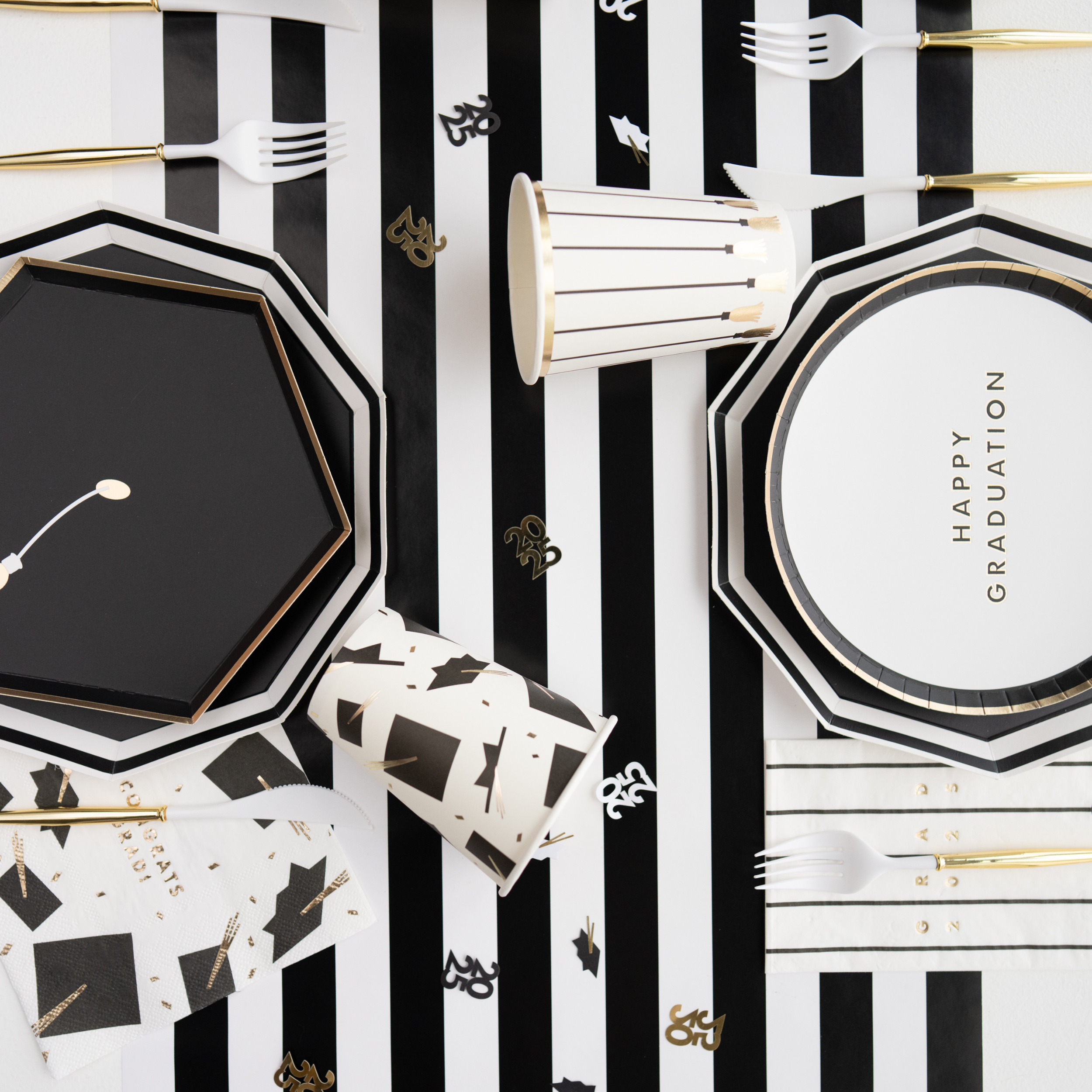 GRADUATION CAP SNACK PLATES