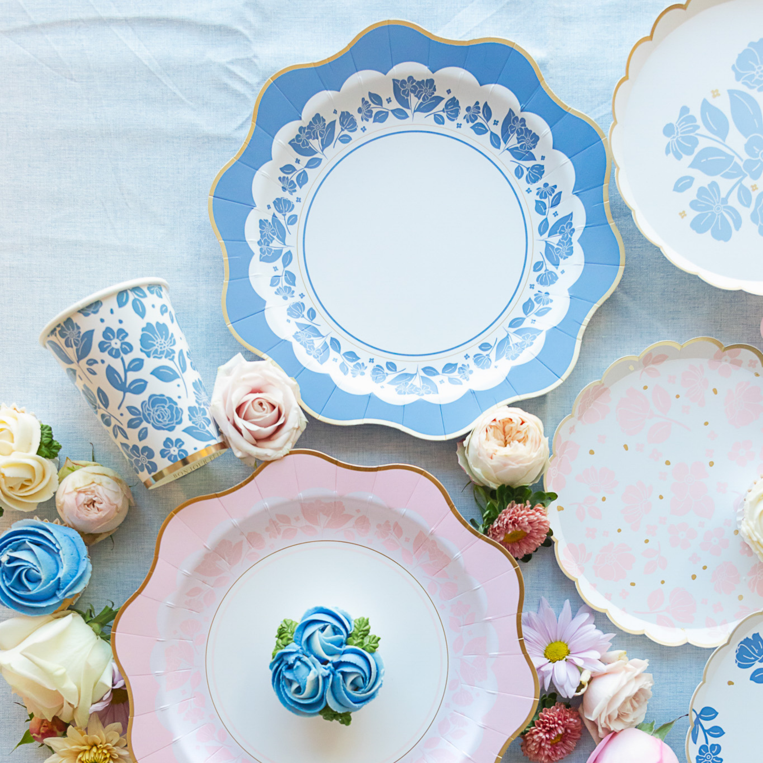 BELLE BLUE ELEGANT FLORAL CUPS