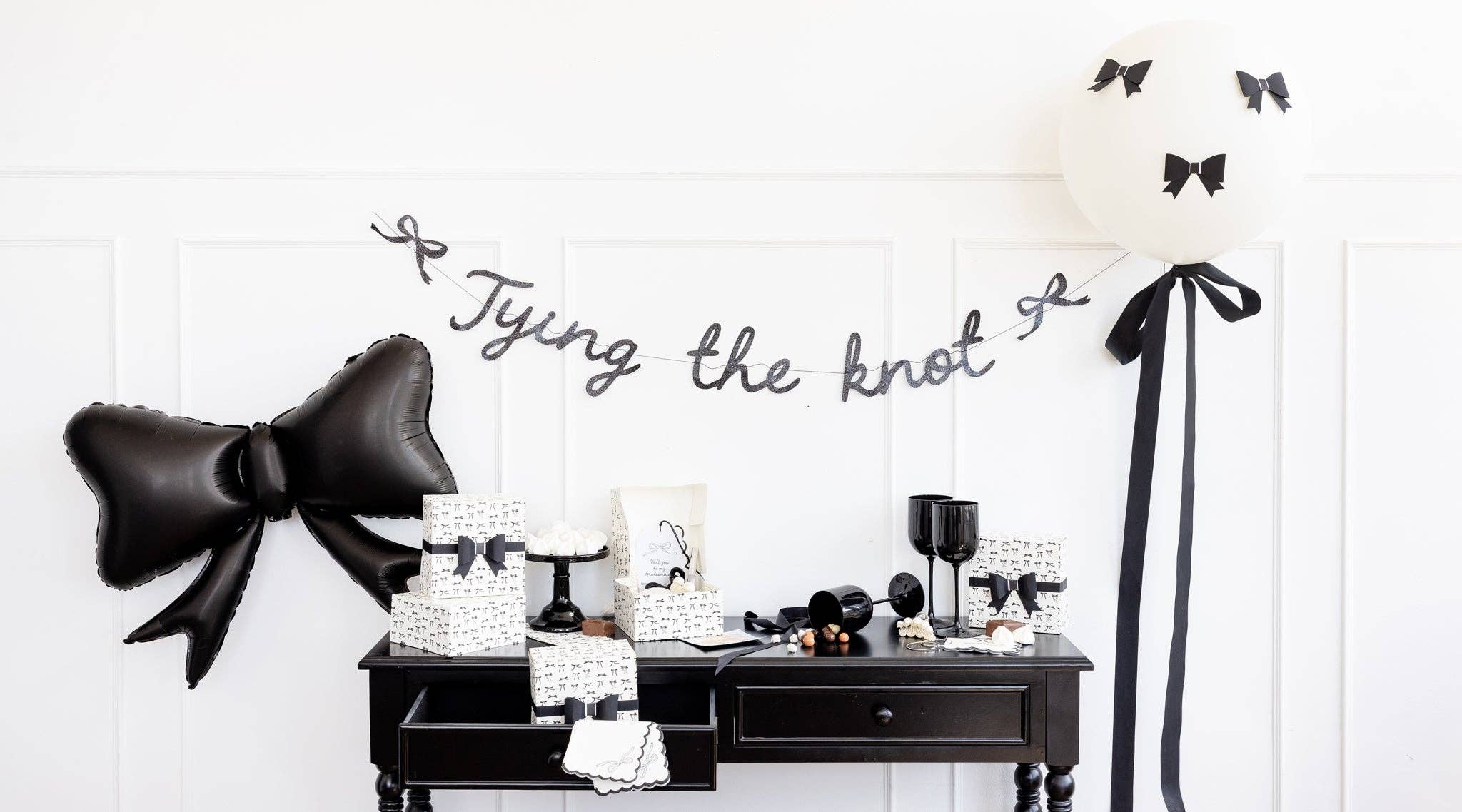 PLBLW38 - Black Bow Guest Napkin