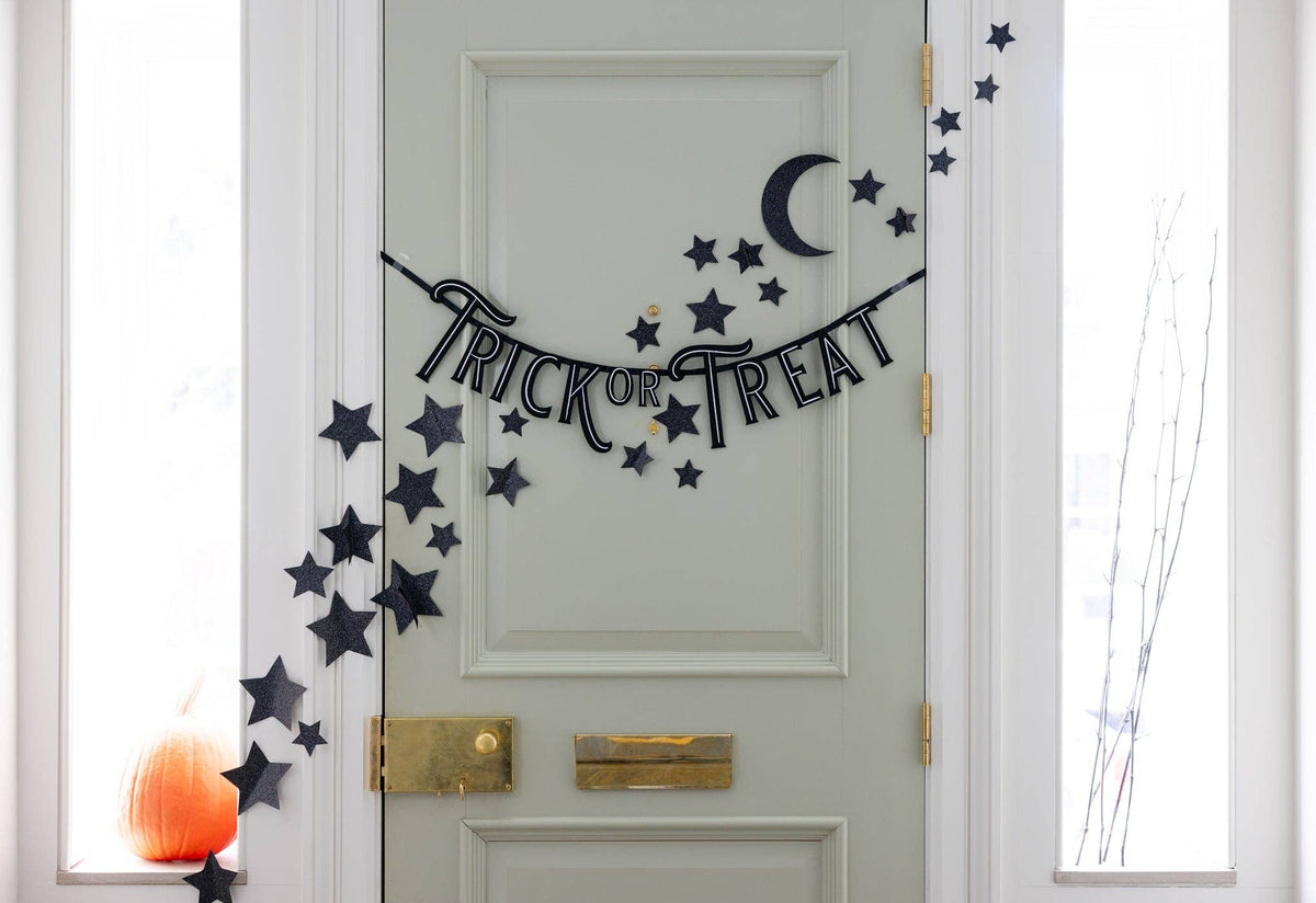VHP1103 - Trick or Treat Felt Banner