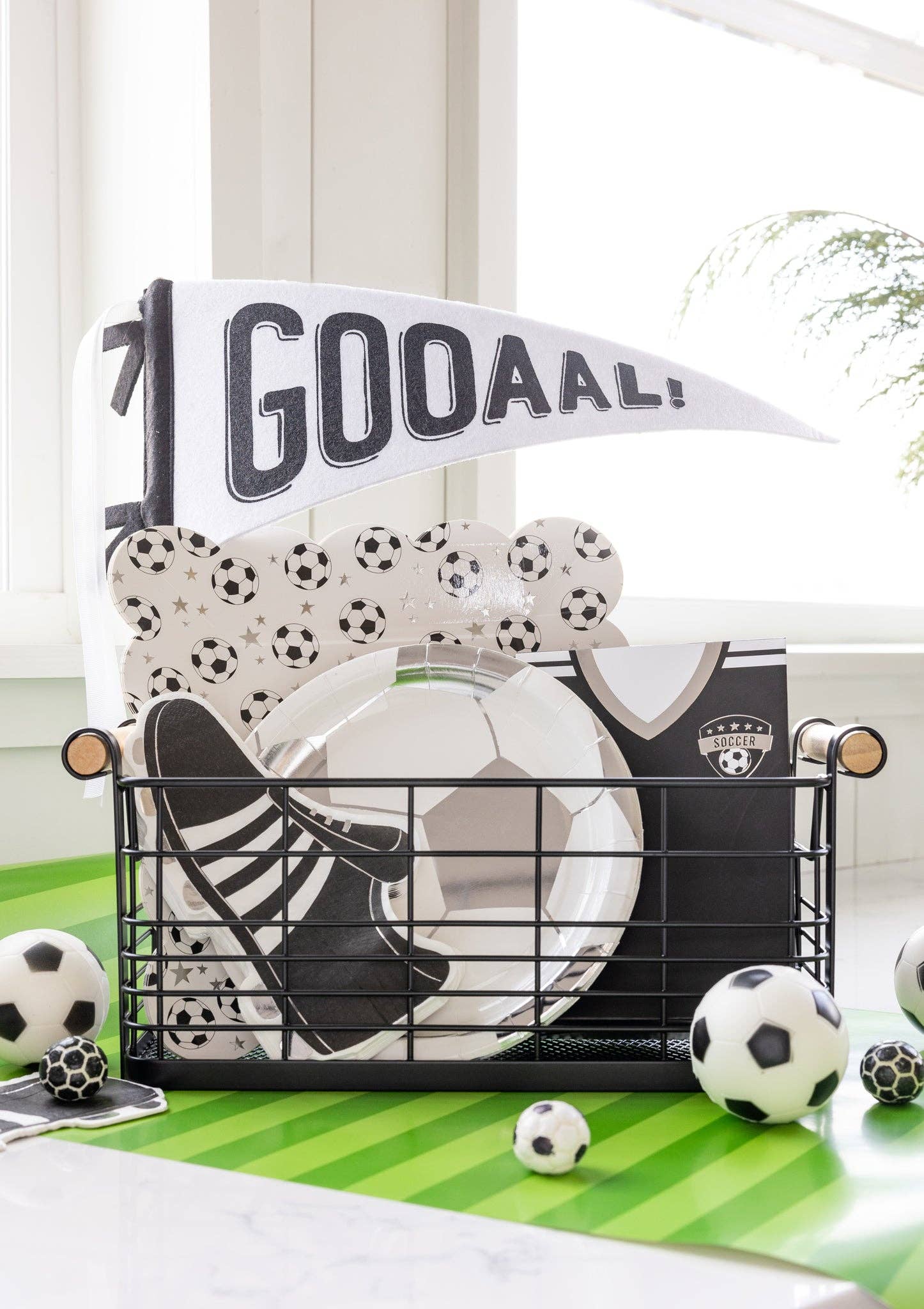 SOC1041 - Scattered Soccer Ball Paper Plate