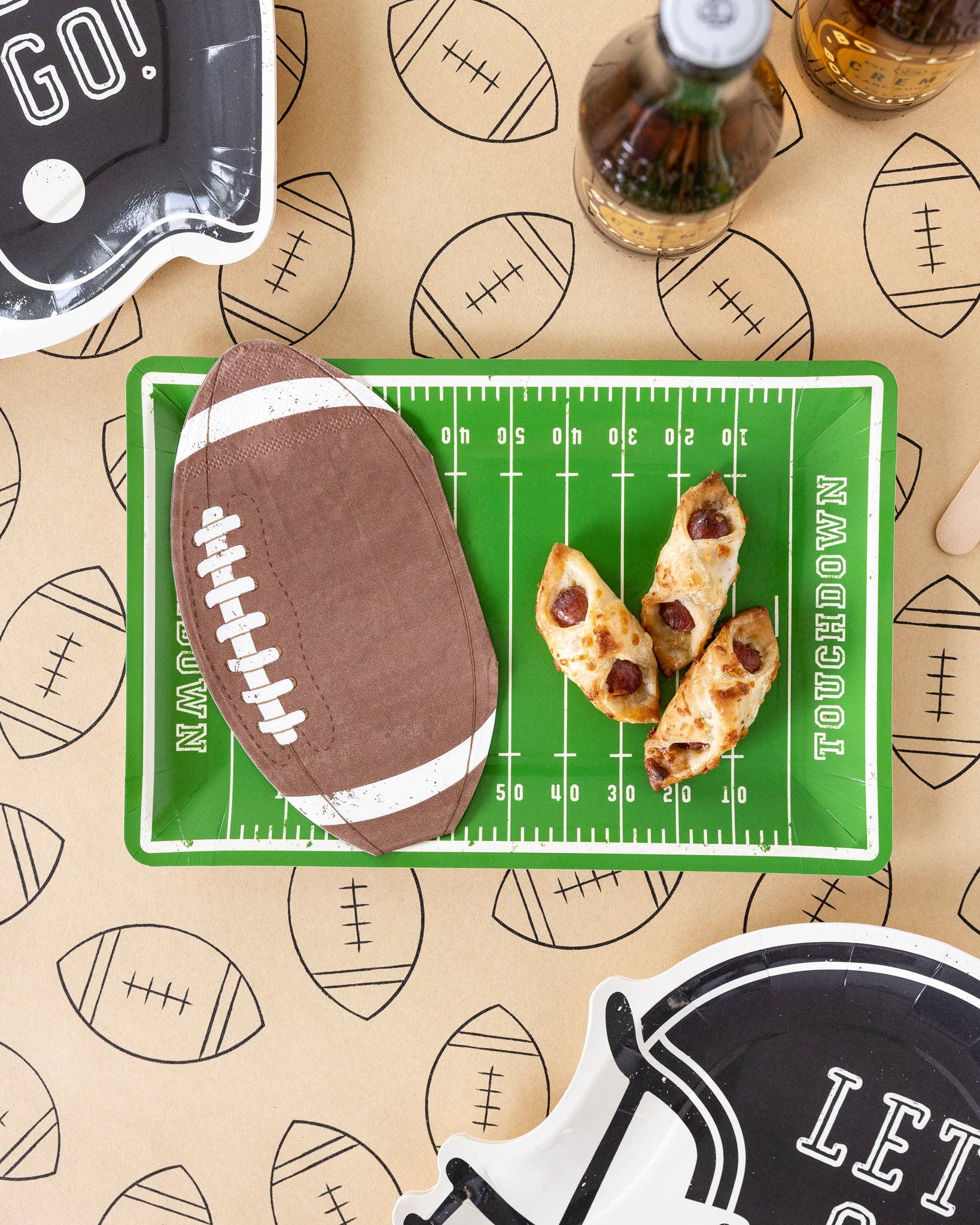 FTB940 -  Football Field Shaped Paper Plate
